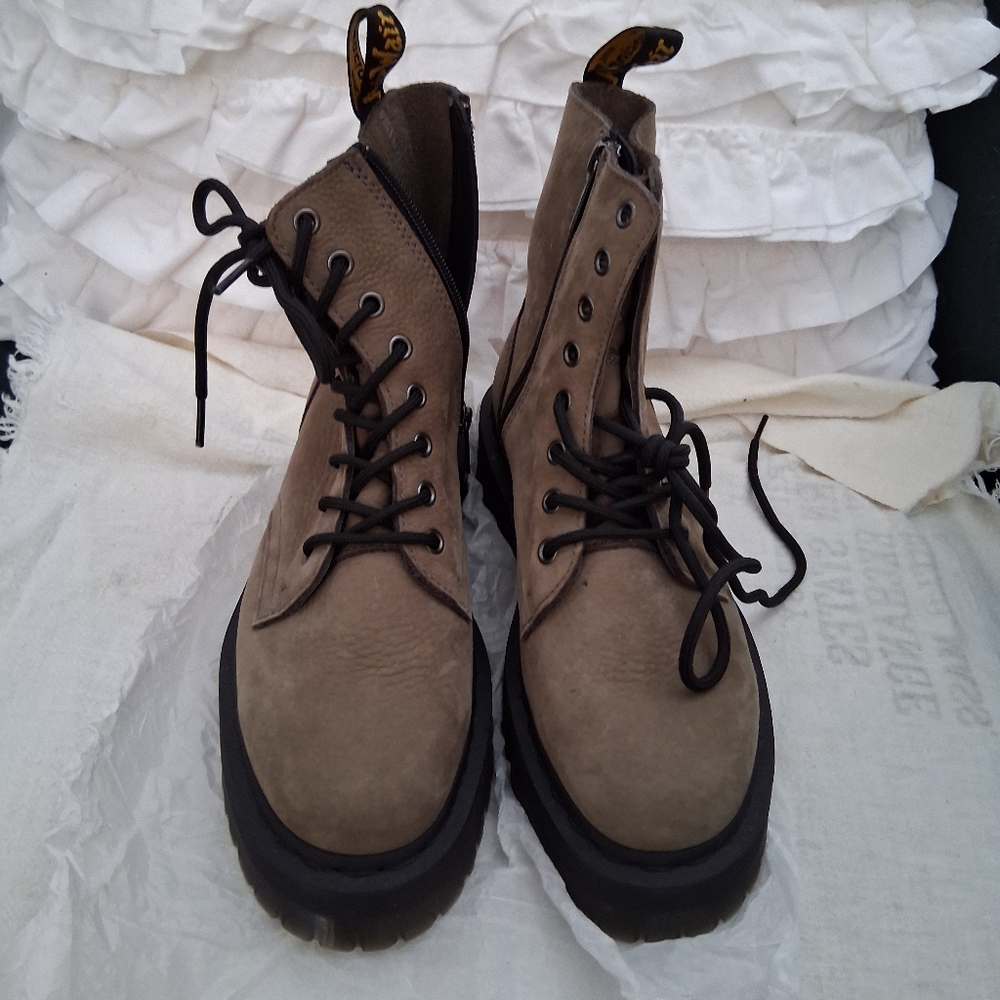 Dr Martens Jadon Platform Boots Milled Nubuck